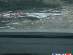 Sampah Hiasi Jalan Borong-Ruteng, Warga Mengeluh