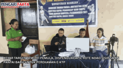 Kejar Target Pemilih Pemula, Dispendukcapil Rote Ndao Sisir SMKN Pantai Baru untuk Perekaman e-KTP