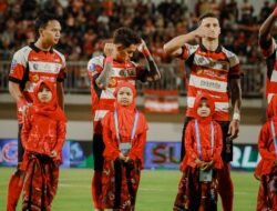 Siswa MIQI Darus Salam Pamekasan Ukir Momen Istimewa sebagai Player Escort Madura United FC
